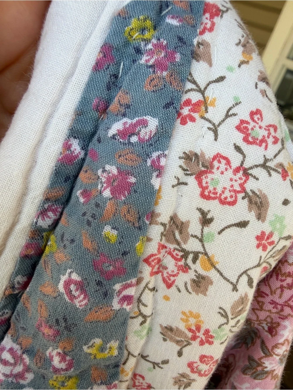 Vintage Handmade Umbrella Quilt 64X80 - Cottage Floral Patchwork Quilt